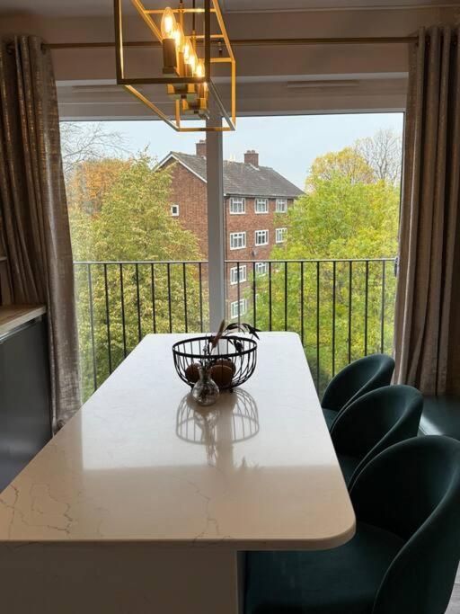 Luxury Flat Near Apartment London