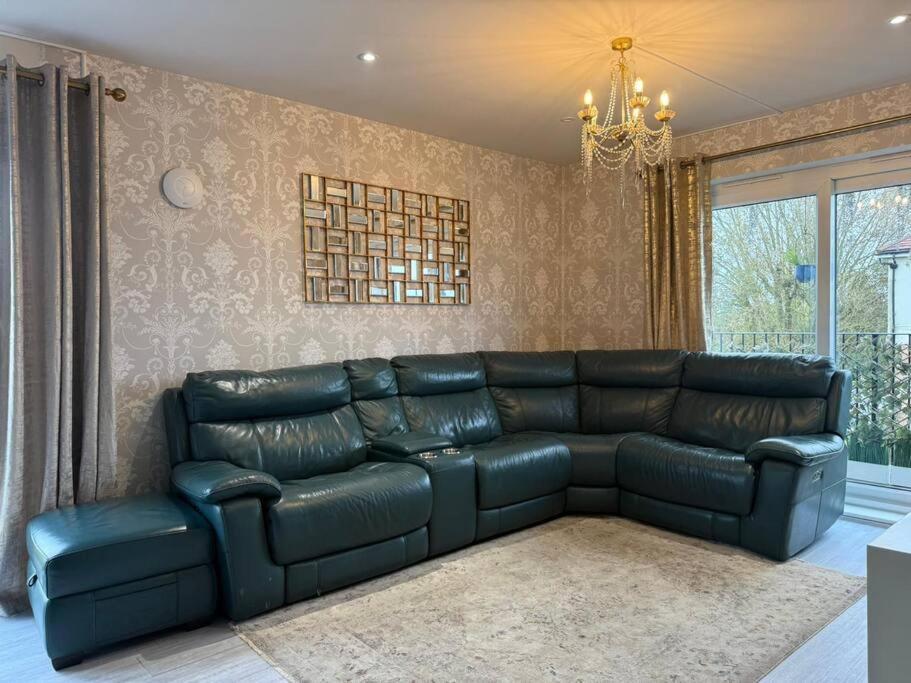 Apartment Luxury Flat Near *